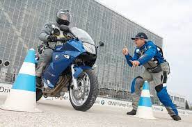 Campana Seguro Llegas De Bmw Motorrad Eres Motociclista Realiza El Cuestionario Autobildmexico Http Autobild Com Mx Noticias Campana M Bmw Cuestionarios