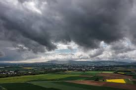 Des averses localement orageuses sont possible aujourd'hui. Meteo Alerte Jaune Aux Orages Jusque Samedi La Libre
