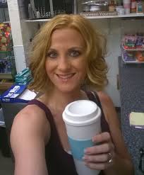 Hope everybody's Monday is going well...and remember, only 4 1/2 more days  until the next weekend😂!