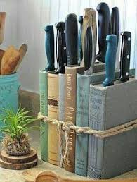 Range Couteaux Pour La Cuisine Avec Des Livres Recycles Deco Diy Upcycling Deco Maison Pas Cher Deco Maison Interieur Deco Maison