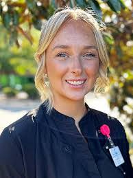 Hollie Henderson's Instagram, Twitter & Facebook