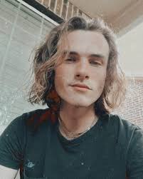 🌟 Two to three years ago, I felt completely lost—no sense of direction,  messy social groups, and a ton of bad habits. Honestly, I was stuck. But  since being connected with this