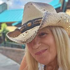 Let's go to Stacks Bar & Grill ✨🥞🥂 📍 175 Lincolnway, Valparaiso, IN