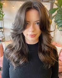 The layers create movement and width, making it a great hairstyle for women with square faces. 28 Of The Best Hairstyles For Square Faces In 2021