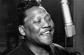 I just heard the sad news that Leland Mississippi Bluesman Pat Thomas has  passed at the age of 64.😢 Here's a couple pictures from when I first met  him in 2015. He