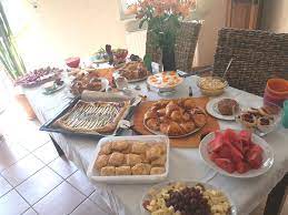 Auch wenn der osterbrunch in diesem jahr voraussichtlich zuhause stattfinden wird und wir die zeit nicht mit der ursprünglich geplanten. Ideen Und Rezepte Fur Einen Brunch Mit Kinderaugen