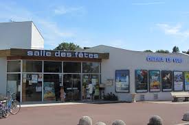 Cinema Le Surf A Saint Palais Sur Mer En Centre Ville Http Cinesurf Cine Allocine Fr Saint Palais Saint Palais Sur Mer Salle De Fete