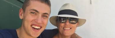 Gianni morandi, live ad assago con le canzoni di una vitaecco le immagini del nuovo lavoro.leggi anche: Gianni Morandi Gli Auguri Di Compleanno Al Figlio Rapper Pietro Ilgiornale It