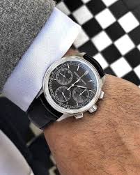 Die firmeneigenen automatikwerke bestechen dabei durch höchste. Pin Auf Watches
