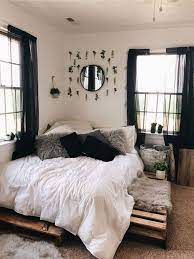 Pin By Treshonna Nolan On Room Inspo Remodel Bedroom Aesthetic Bedroom Small Room Bedroom