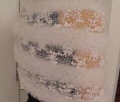 Sakalli Ipten Beyaz Gullu Bebek Hirka Modeli Turkce Videolu Nazarca Com Orgu Sal Gelin