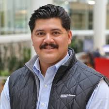 I am proud to have been one of the few recipients of the Pinnacle Award in  2022 and I am honored that my team voted me for the 2022 PQ Region Peer