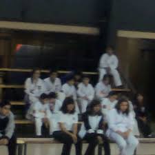El centro mantendrá un stock mínimo de prendas durante el curso por lo que se recomienda que entre junio y septiembre se haga la compra. Colegio Los Alerces De Maipu Escuela Primaria En Maipu