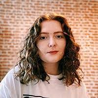 Molly Horton's Instagram, Twitter & Facebook