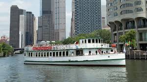 It's definitely not a tour, since there won't be any commentary, the boats will be much faster, and the seating is mostly inside. O Que Fazer Em Chicago Eua Check More At Https Demonstre Com O Que Fazer Em Chicago Eua Architecture Boat Tour Chicago Chicago Architecture Chicago Tours