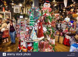 This person is a picky person to shop for, but you can't go wrong with a cracker barrel gift card. Florida Fl South Vero Beach Cracker Barrel Old Country Store Kette Sud Land Thema Restaurant Restaurants Essen Essen Essen Essen Essen Essen Gehen C Stockfotografie Alamy
