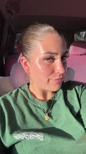 Elisa Barron's Instagram, Twitter & Facebook