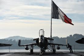 L Ei Execute Deux Otages Son Fief En Syrie Sous Les Bombes Francaises Et Russes Porte Avions Patrouille De France Force Armee