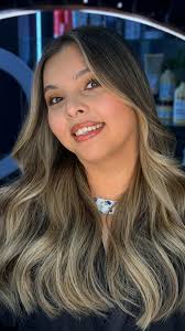 No te compliques amor. Si se te enrreda el cabello desenrredatelo jejejejeje