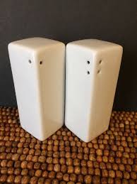 White Ceramic Rectangle Cube Cuboid Shape Salt Amp Pepper Shakers 3 25 034 T Euc Ebay Salt Pepper Shakers Salt And Pepper Shaker Shakers