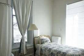 However, the average mattress can weigh anywhere from 50 to 150 pounds. How Much Does A Twin Mattress Weigh Learn More Krostrade