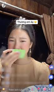 Mối quan hệ kỳ lạ trong gia đình Ông Bố Điên và Nàng Mơ