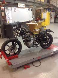 Lots Of Work Completed Frame Wheels Forks Swing Arm And Various Other Parts Have Been Sandblasted And Painted Let The Reassembly Motos Swing Sandblasted