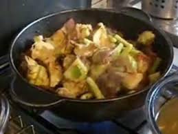 Falafel con hummus, cotolette con chips di patate, pollo di nonna rachel con carote al cumino, crostata di fragole (squadra blu), spiedini di kofta con babaganoush, penne al pomodoro, verdure ripiene di riso e carne alle spezie, torta di mele (squadra rossa). Agnello Con Carciofi Youtube