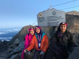 Video kali ini saya akan bagi tips mendaki. Climbing Mount Kinabalu With Family Nashata