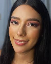 Reel by Andrea Pinzón (@andreamakeupartist_) · April 17, 2025