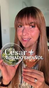 🥗Ensalada César + 🍷un vino rosado español = Un maridaje perfecto 👌🏻  🤗¿Porqué la ensalada César va bien con un vino rosado español? Mi versión  de la famosa ensalada, tiene una anchoa muy presente, el ...