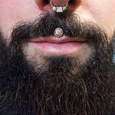 Pin By Wes On Tattoo Piercing Piercing Piercings Philtrum Piercing