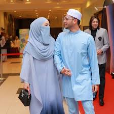 Mahkamah perintah anak najib bayar tunggakan cukai rm37.6 jutakuala lumpur: Neelofa Reportedly Spent Rm10k On Carpets At Shop In Nilai 3 Neotizen News