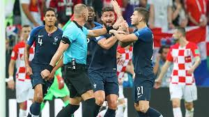 Retrouvez également le classement complet de chaque groupe à partir du 14 juin 2018, en cliquant sur le groupe de votre choix. Finale Coupe Du Monde 2018 L Arbitre Du Match Fait De Lourdes Revelations Sur Le Penalty Accorde A La France