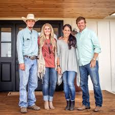 Fixer Upper A Family Home Resurrected In Rural Texas Joanna Gaines Style Clothes Chip And Joanna Gaines Joanna Gaines Style