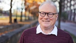 Win Murray's Instagram, Twitter & Facebook