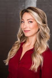 Betsy Cox's Instagram, Twitter & Facebook