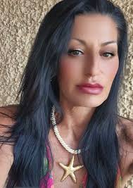 I am cindy im at the hotel any questions please ask im putting as many  videos as i can come enjoy morrocco 💝