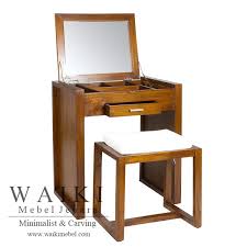 Kebutuhan yang diperlukan untuk merias diri di depan kaca dan menyiapkan berbagai kosmetika lainnya dengan menggunakan meja rias.meja rias yang digunakan untuk berhias dan berdandan untuk wanita ini biasanya terbuat dari material partikel board yang didesain stylish dan modern serta minimalis.meja rias minimalis yang dijual di pasaran. Meja Rias Minimalis Bondo Kayu Jati Waiki Mebel Jepara Central Java Indonesia Waiki Mebel