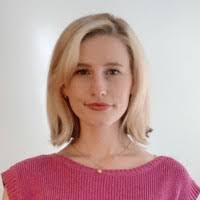 Holly Petersen's Instagram, Twitter & Facebook