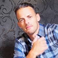 David Henner's Instagram, Twitter & Facebook