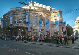 Ich War Noch Niemals In New York Raimund Theater Wien Gleich Stechen Wir Ein Letztes Mal In See Leinenlos Facebook