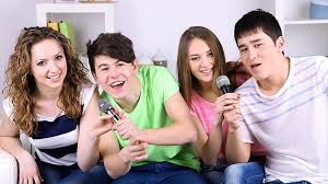 شادی کاذب در دنیای جوانی 1