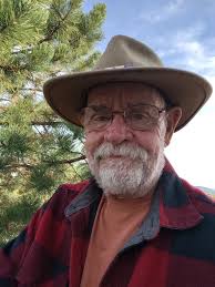 Like new without tags. Patagonia heather gray hooded sweatshirt with screen  print logo. Men's/unisex XL size as shown. Non-smoking home. Freshly  laundered. Nice enough for gift giving! $40 cash, pick up west