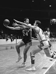 Bill Bradley, 2-Time Champion With the Knicks, Cheers on His Old Team in the Finals