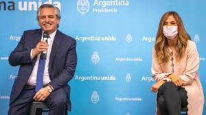 Jun 24, 2021 · el presidente alberto fernández anunció este mediodía la construcción y entrega, en comodato, de viviendas especialmente diseñadas para mayores de 60 años sin acceso a una solución. Victoria Tolosa Paz Infobae