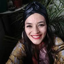 Listen to playlists featuring Oração a Santa Sara Kali