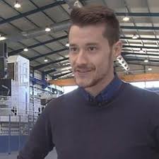 La transición entre la vida universitaria y la laboral es muy complicada»