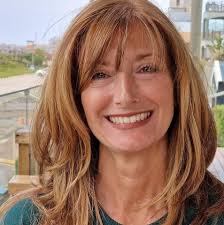 Hi everyone I need someone to make me a small kitchen in Gozo that is  available to do it. Please not someone who keeps telling me he is coming to  take measurements