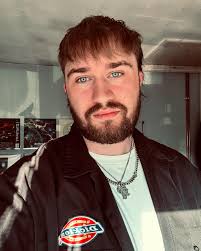 ᙀ 𝖅𝖆𝖓𝖊 𝖘𝖙𝖗𝖔𝖓𝖌 ᙀ (@theskaterzane8) • Instagram photos and videos